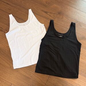 Ann Taylor Set of 2 Women's Scoop Neck Black and White Tank Tops Size Large